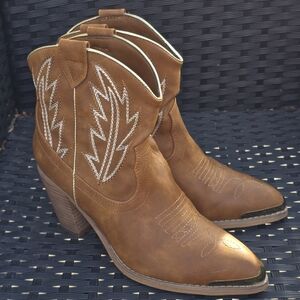 Western Ankle Boots Very Volatile Taylor Womens Sz 9 Brown Embroidered Round Toe